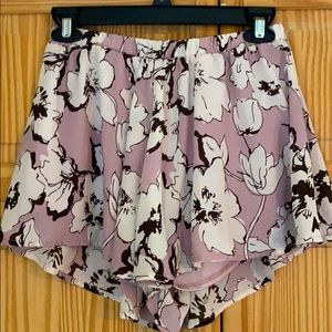 Floral flowy light pink shorts